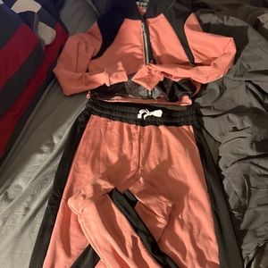 NWT jogger outfit Crop top hoodie